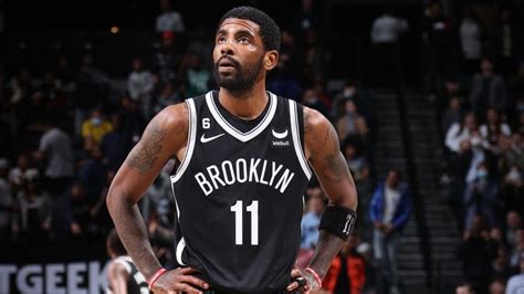 Nets officially trade Kyrie Irving to Mavericks .